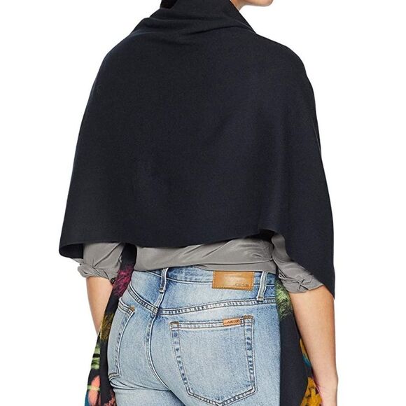 Echo Design Womens Needle Felted Flower Wrap NEW - Picture 2 of 3